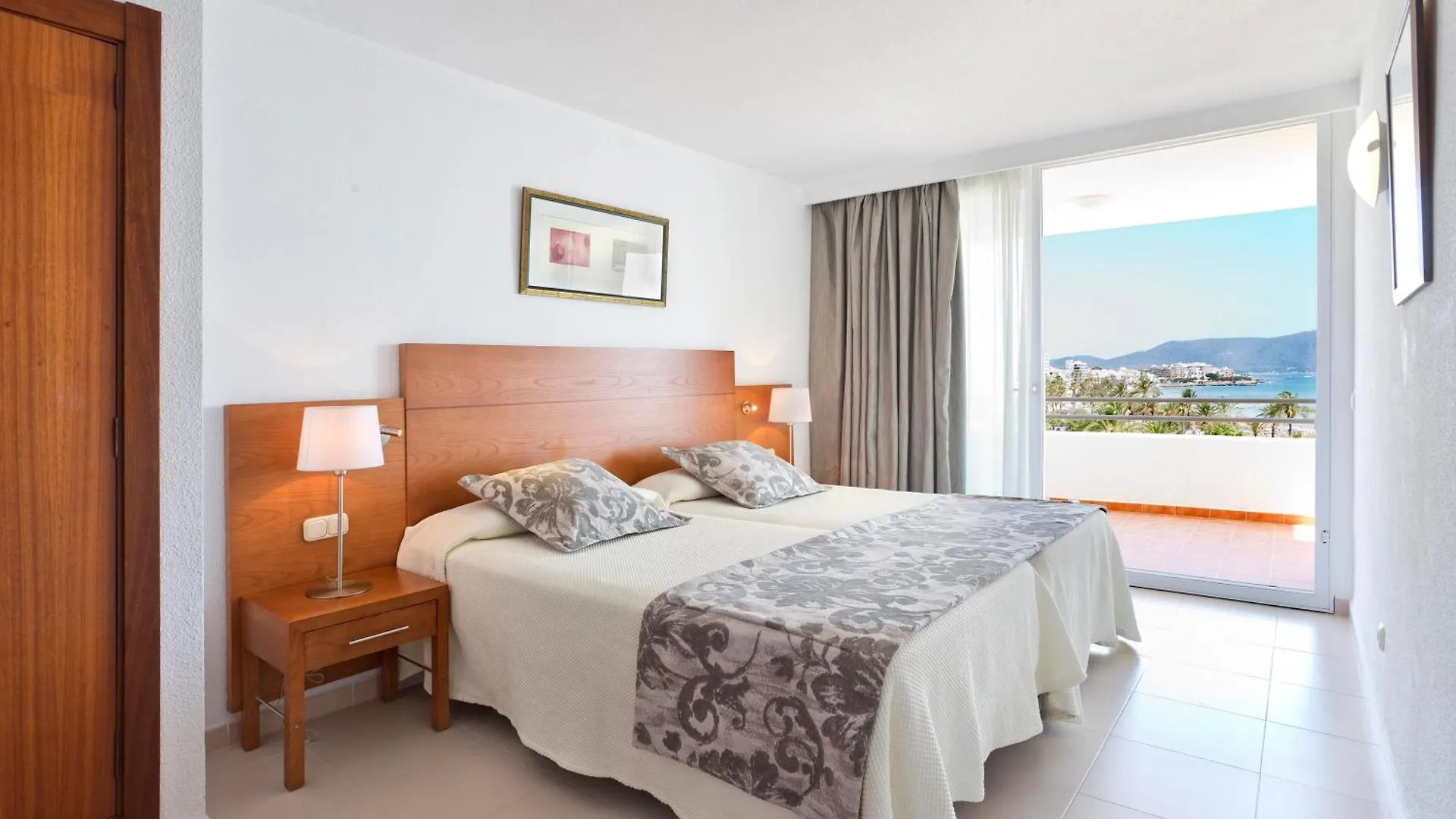 Hipotels Mercedes Aparthotel Cala Millor  4*, Cala Millor (Mallorca) Spagna