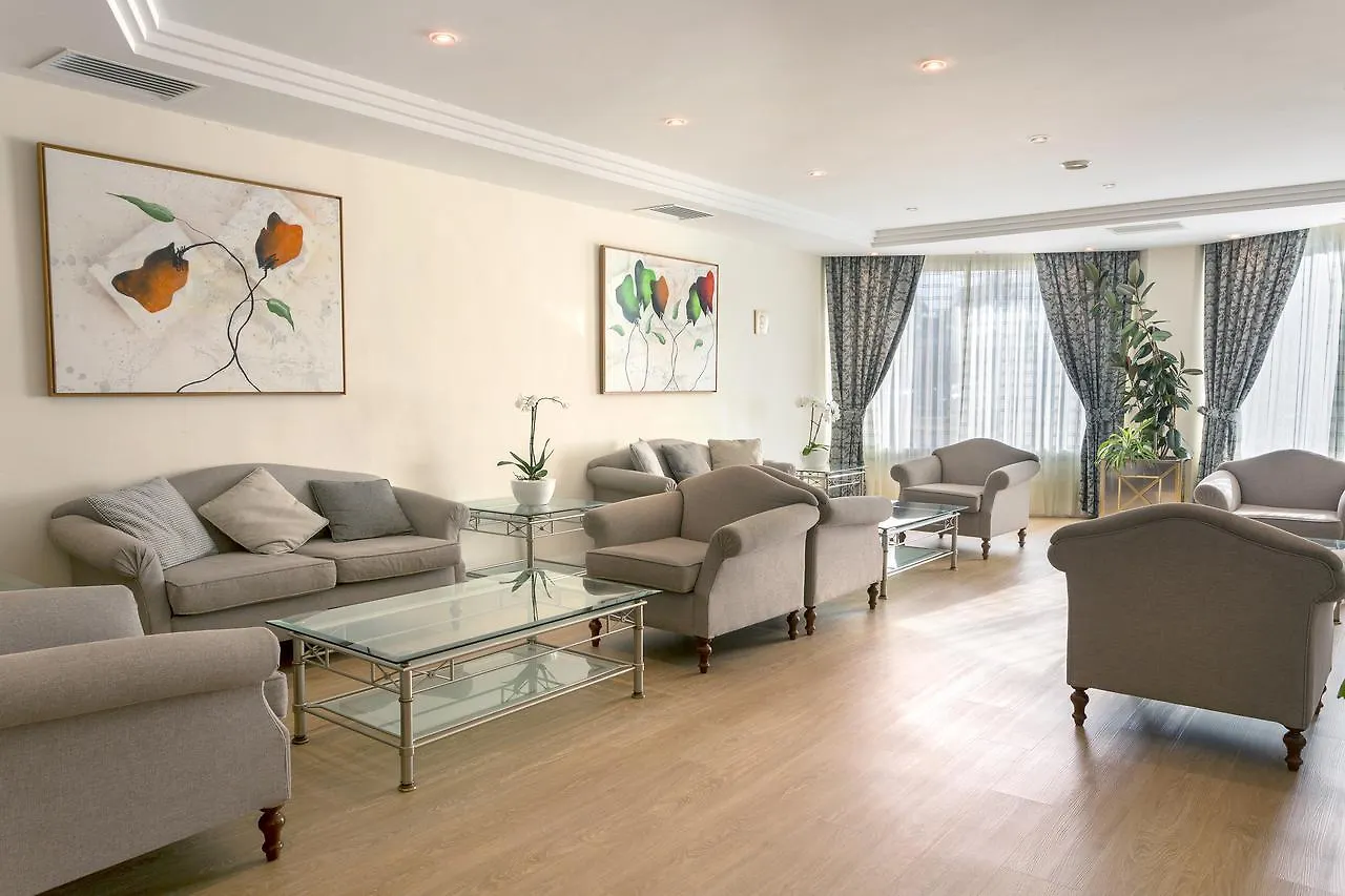 Hipotels Mercedes Aparthotel Cala Millor  Spagna